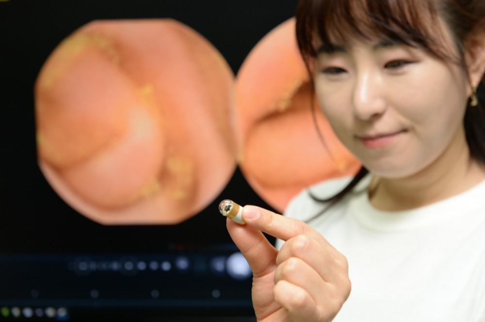 ETRI와 공동연구진이 개발한 인체통신기반 캡슐내시경. 사진제공 ETRI